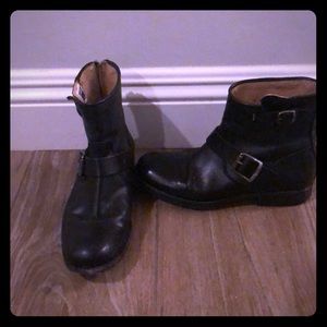 Frye Engineer 8R Boots gold/brass buckle detail